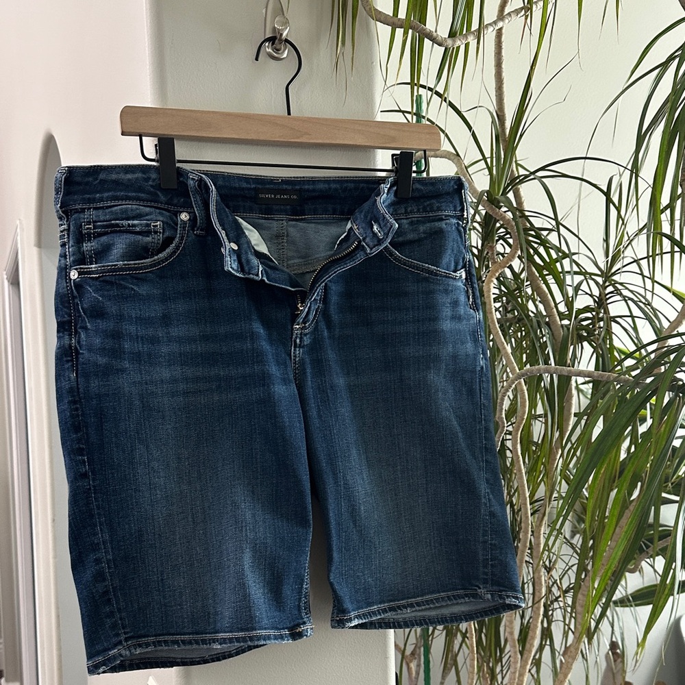 Silver Jeans Co Suki W32/L9 Bermuda Shorts